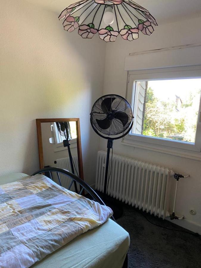 Privates Appartment Ferienwohnung Im Einfamilienhaus デュッセルドルフ エクステリア 写真