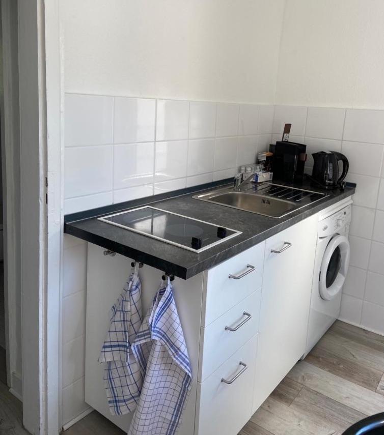 Privates Appartment Ferienwohnung Im Einfamilienhaus デュッセルドルフ エクステリア 写真