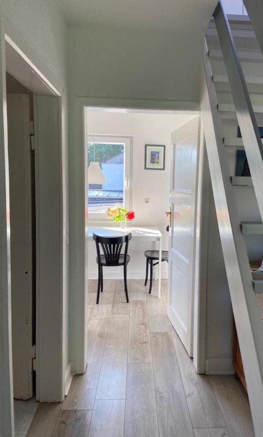 Privates Appartment Ferienwohnung Im Einfamilienhaus デュッセルドルフ エクステリア 写真