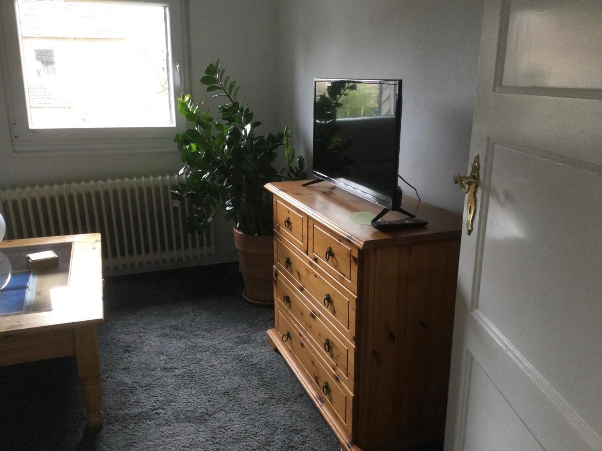 Privates Appartment Ferienwohnung Im Einfamilienhaus デュッセルドルフ エクステリア 写真